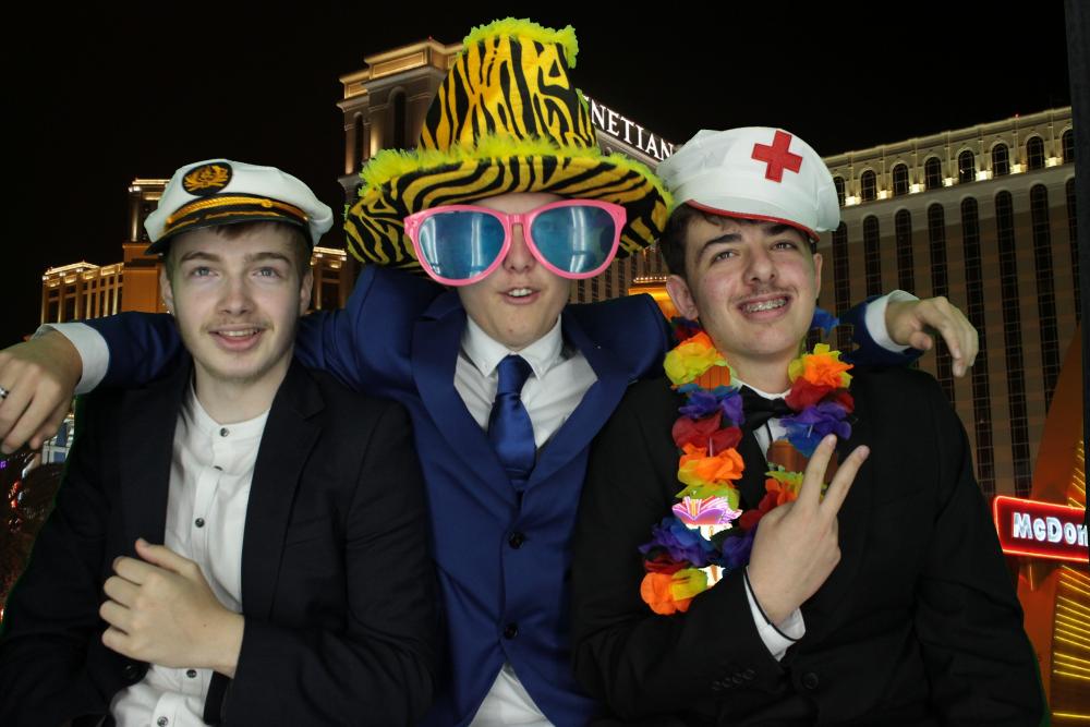 Christ School Prom | View more photos from the event at gallery.myphotoboothexperience.co.uk/u/MyPhotoBoothExperienceLtd/Christ-School-Prom